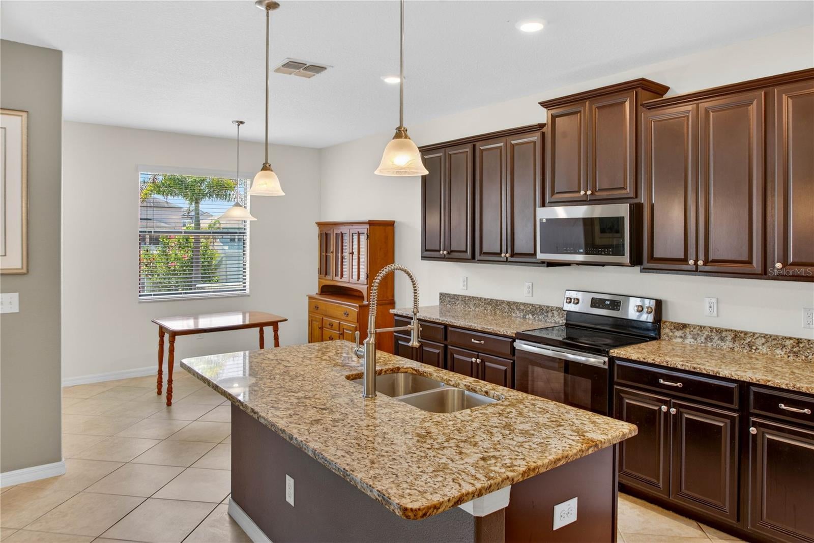 13415 White Sapphire Rd, Riverview, FL 33579 photo
