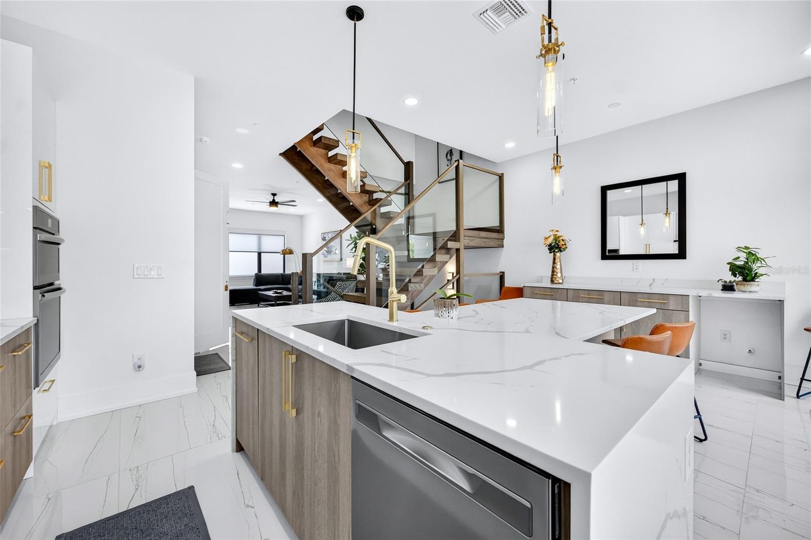 2187 Main St, Sarasota, FL 34237 photo