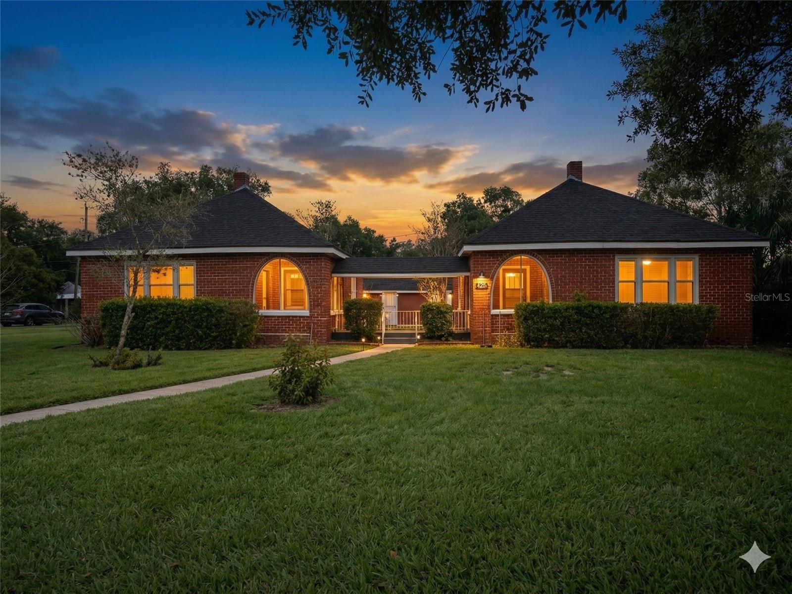425 E Sessoms Ave, Lake Wales, FL 33853 photo