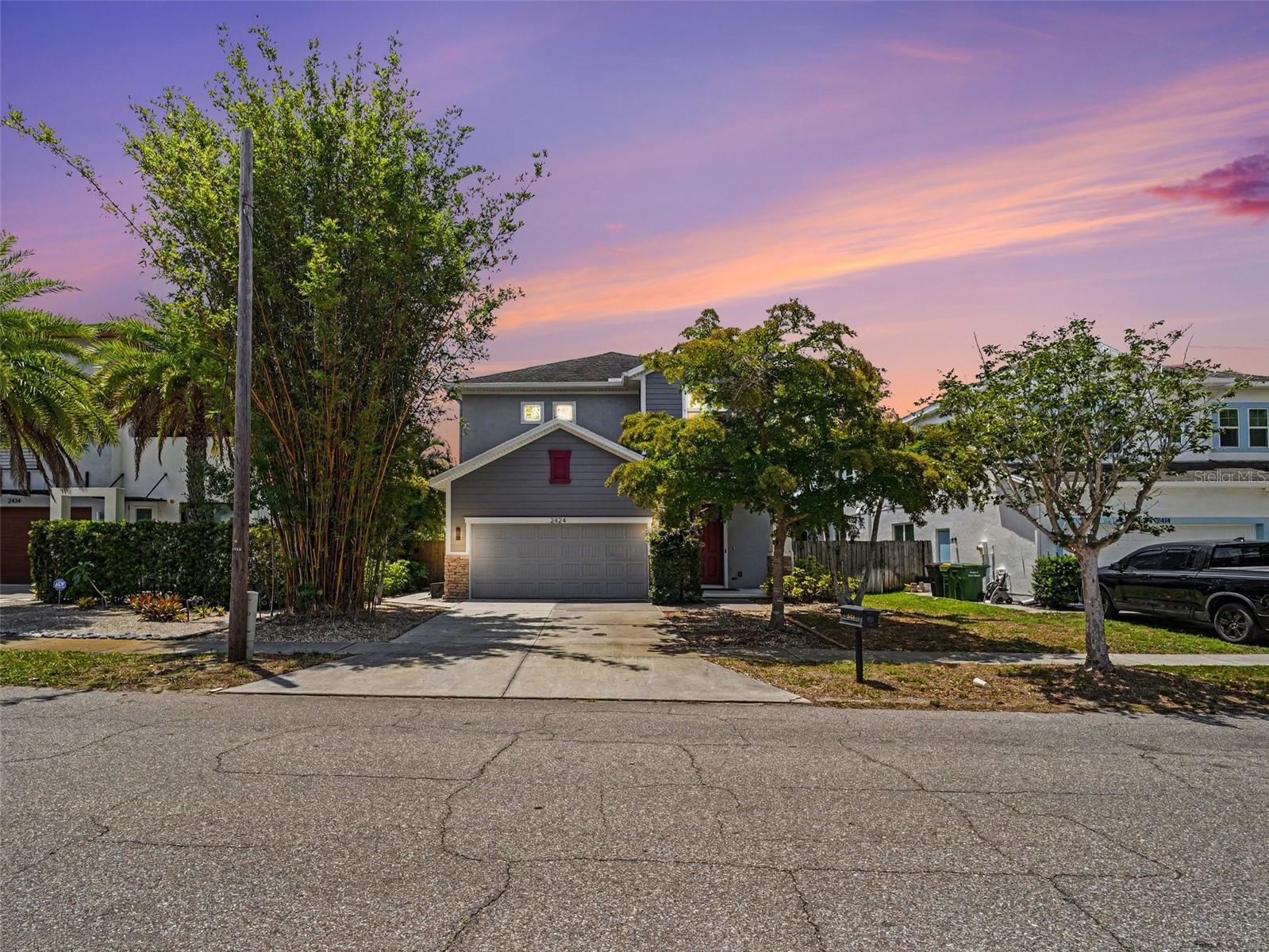 2424 Wood St, Sarasota, FL 34237 photo