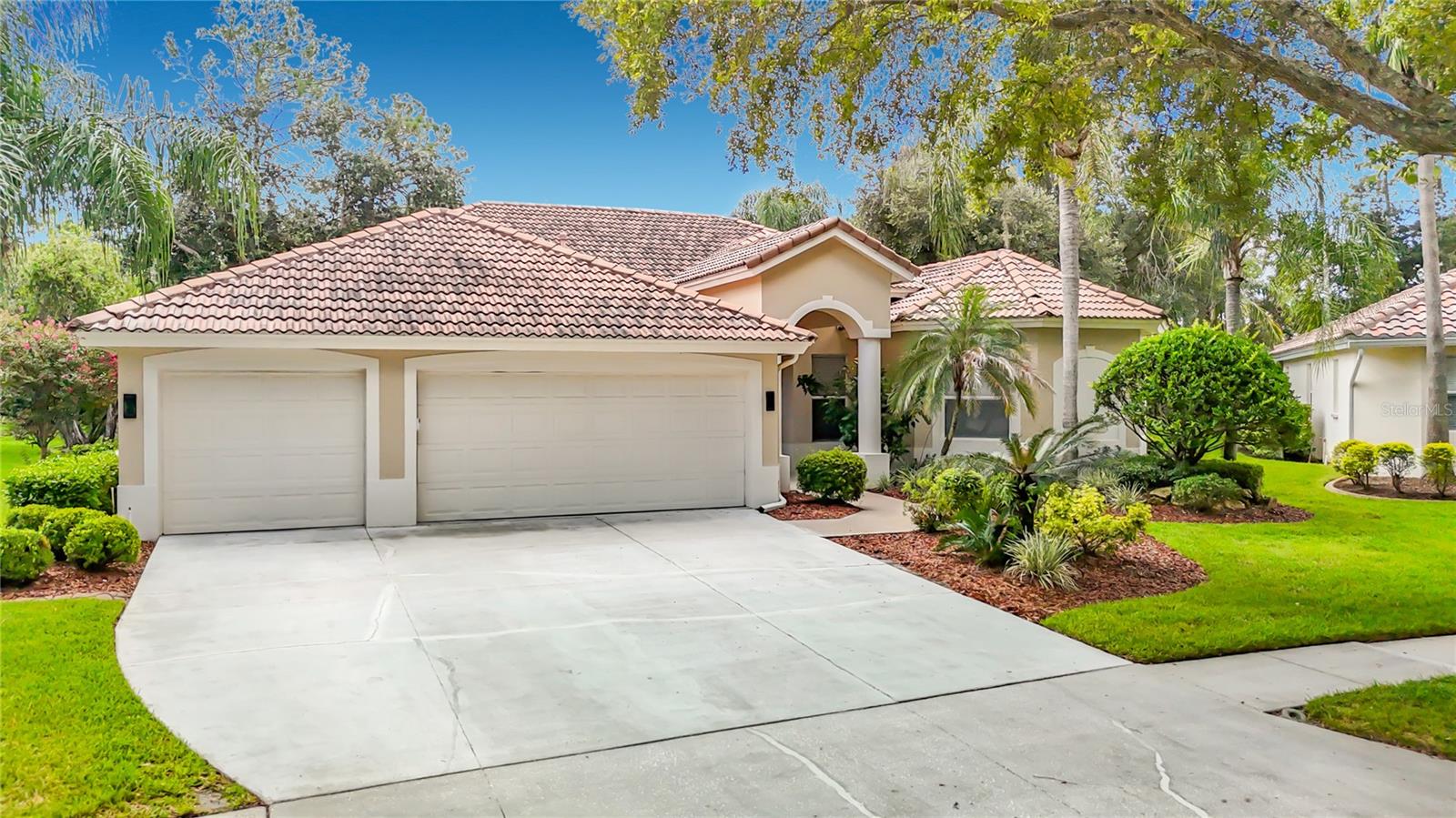 10221 Garden Alcove Dr, Tampa, FL 33647 photo