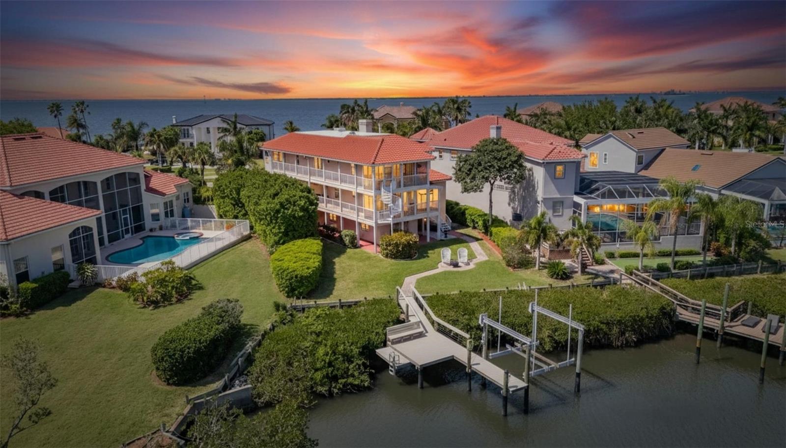 6107 Marbella Blvd, Apollo Beach, FL 33572