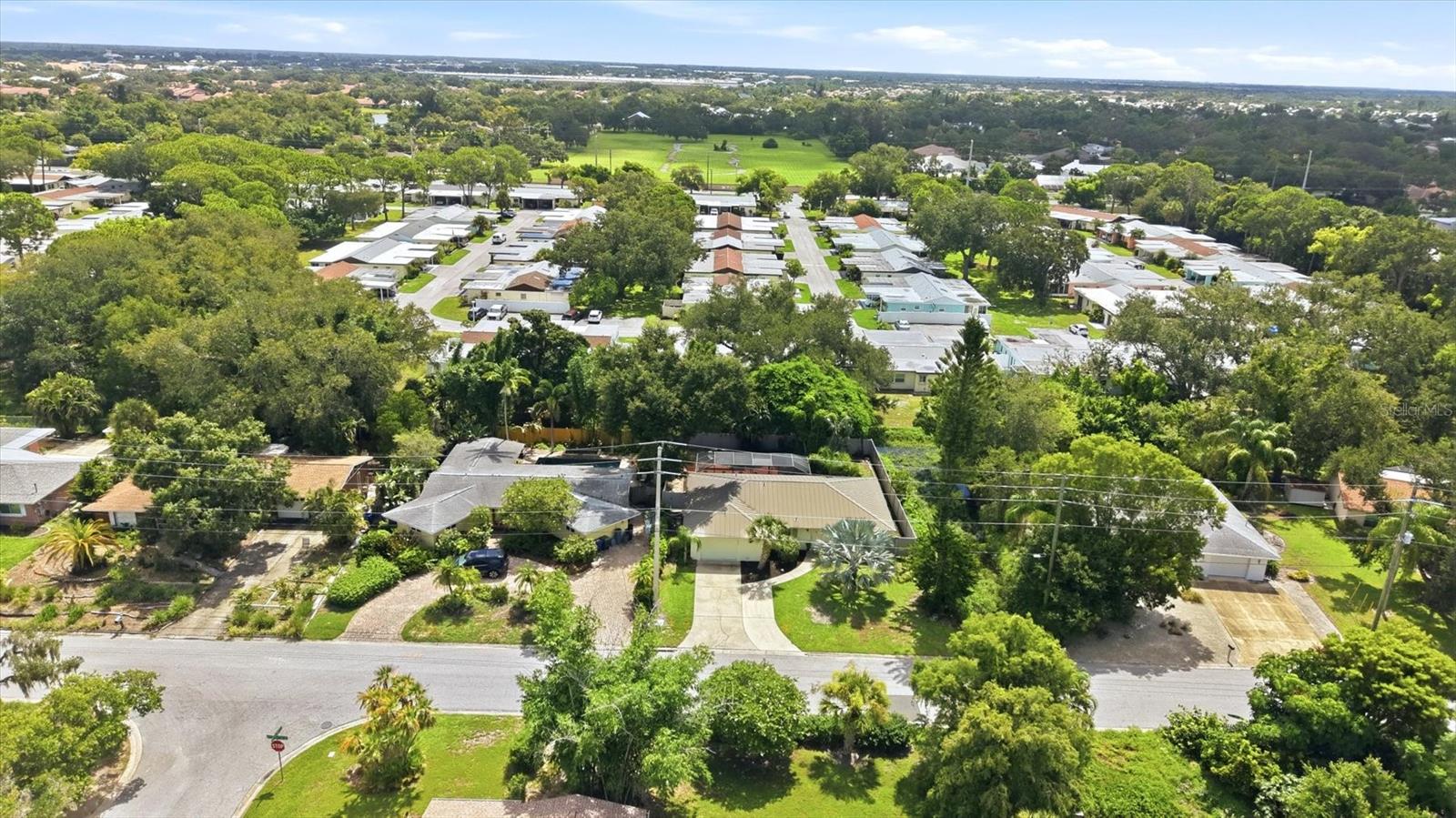 6233 Rockefeller Ave, Sarasota, FL 34231 photo