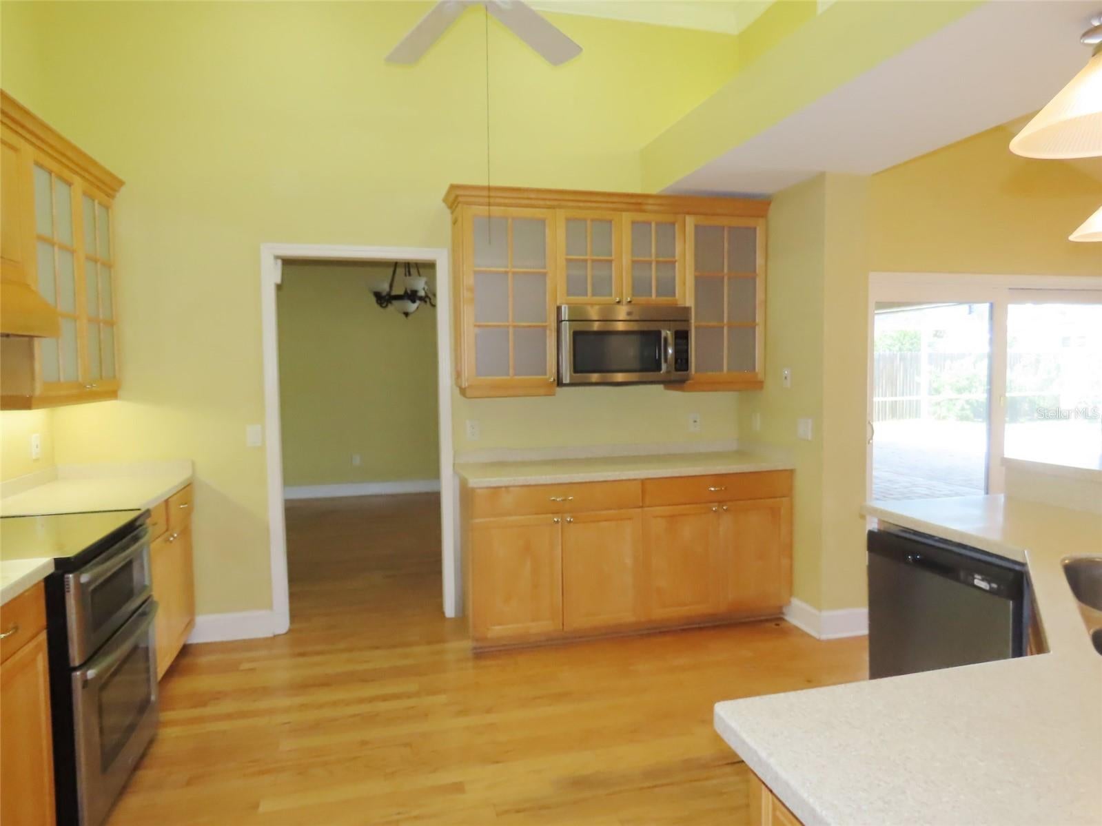 7555 Pine Valley Ln, Seminole, FL 33776 photo