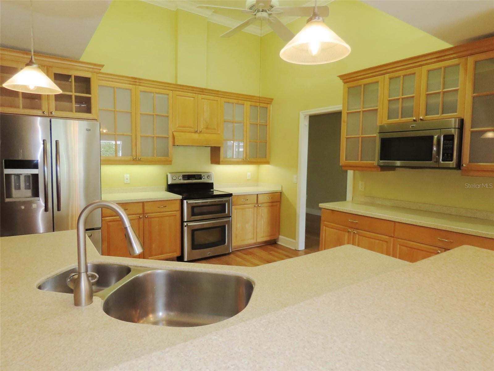 7555 Pine Valley Ln, Seminole, FL 33776 photo