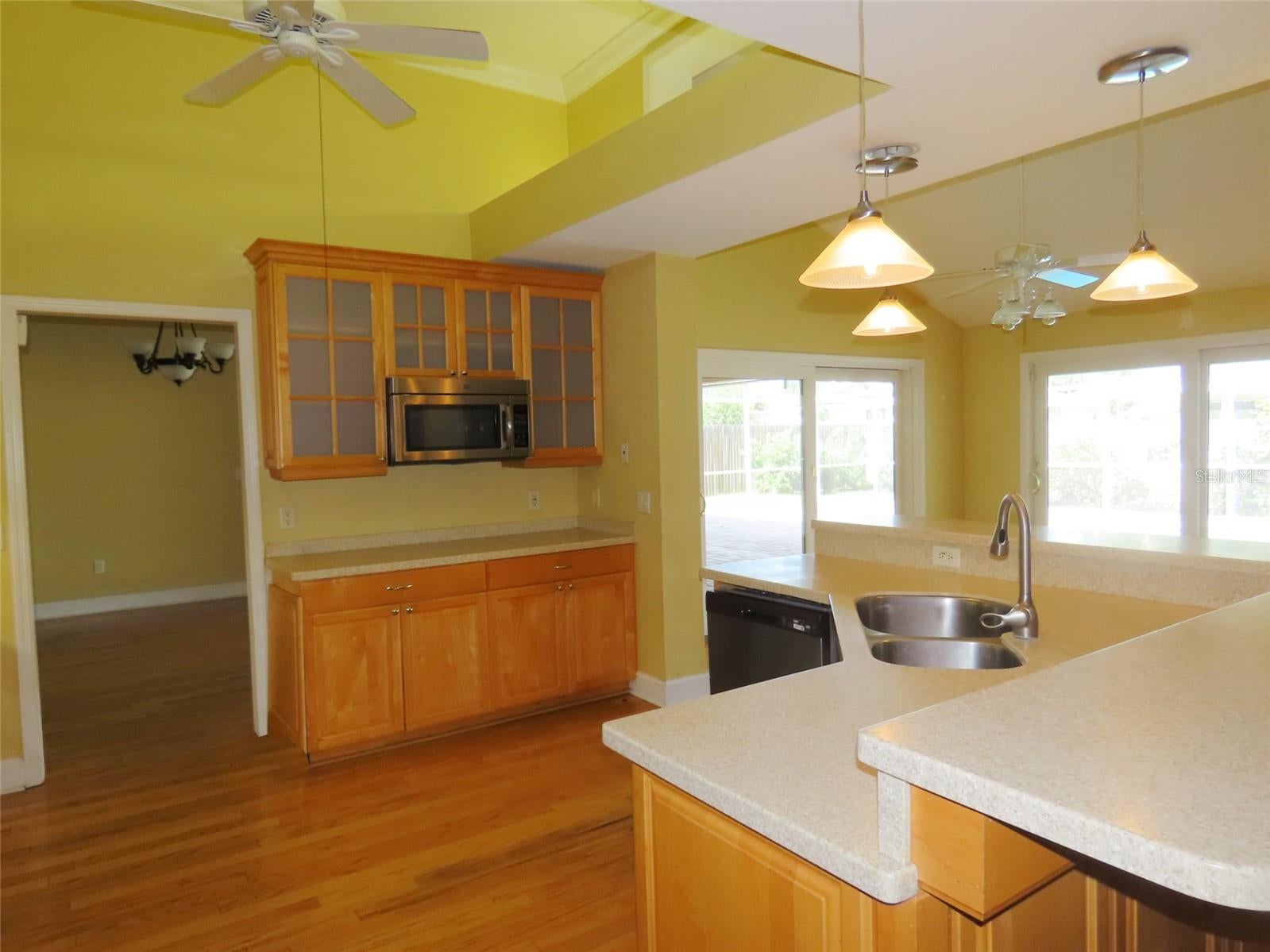 7555 Pine Valley Ln, Seminole, FL 33776 photo