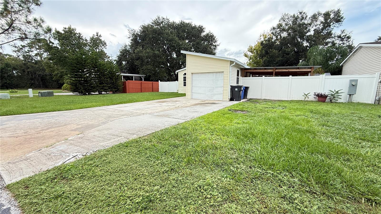 10404 Brussels Dr, Riverview, FL 33578 photo