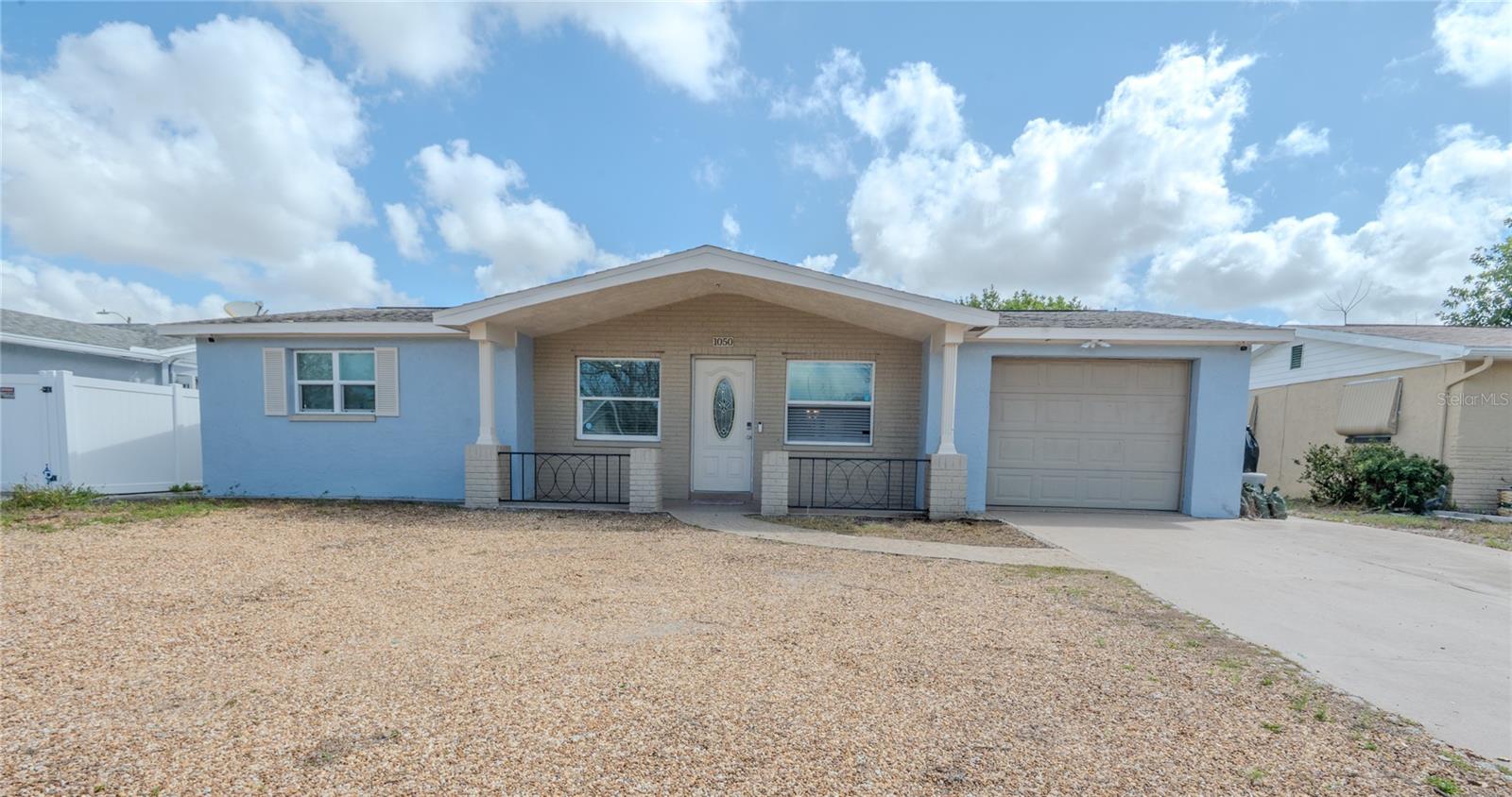 1050 Deal Ln, Holiday, FL 34691