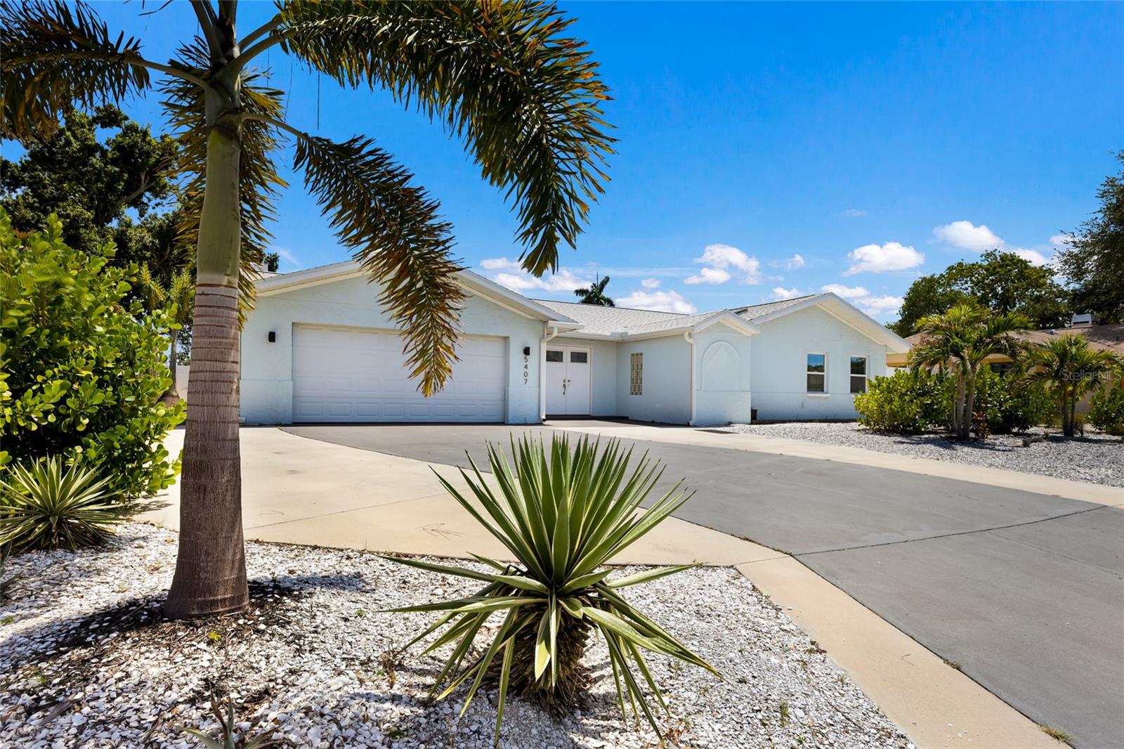 5407 2 Avenue Dr, Bradenton, FL 34209 photo
