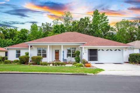 Single Family Residence in LAKE CITY FL 212 SE WILLOW DRIVE.jpg
