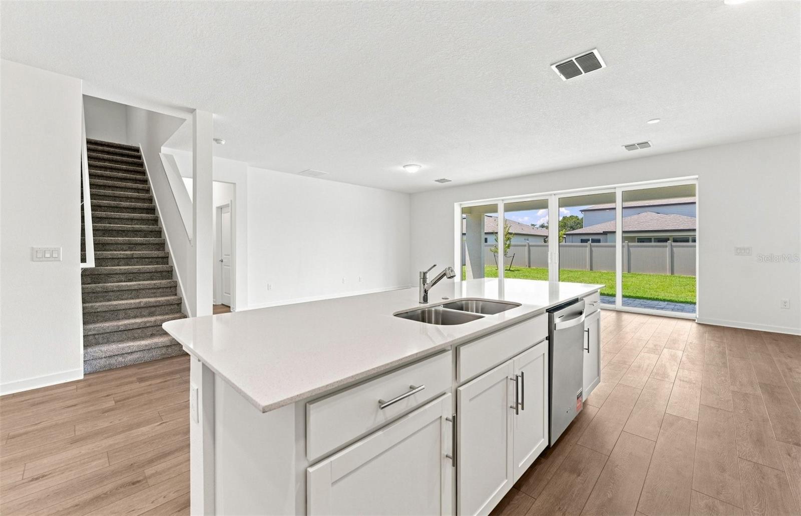 6657 Asbury Barnes Ln, Wesley Chapel, FL 33545 photo