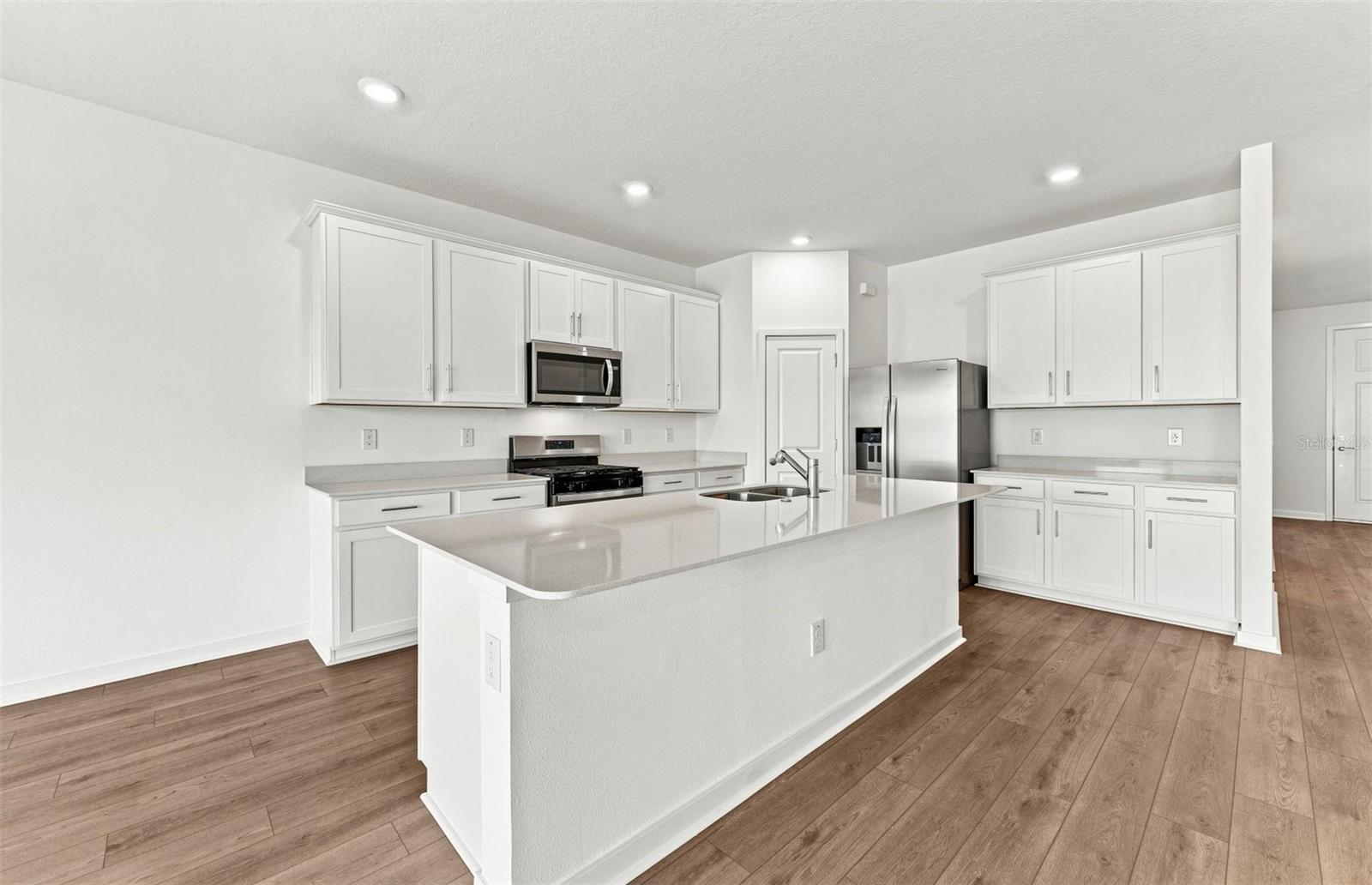 6657 Asbury Barnes Ln, Wesley Chapel, FL 33545 photo