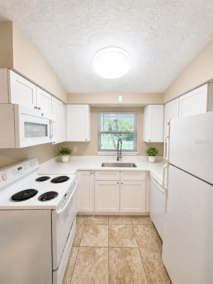 4200 Winthrop St, Sarasota, FL 34232 photo