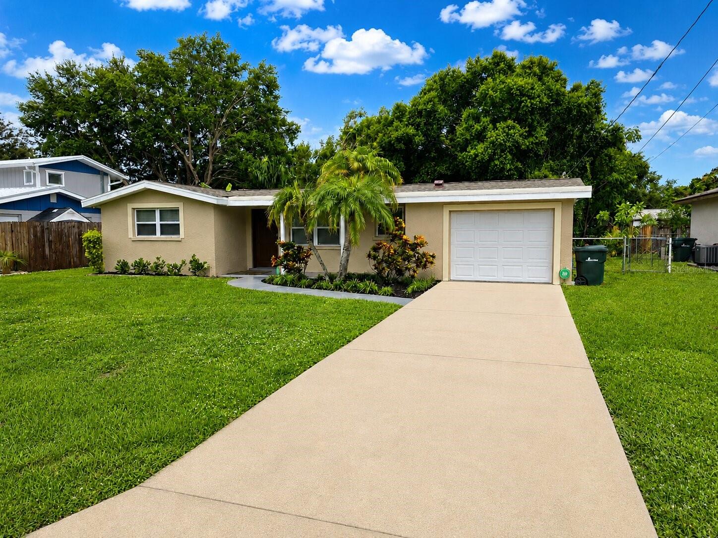 4200 Winthrop St, Sarasota, FL 34232 photo