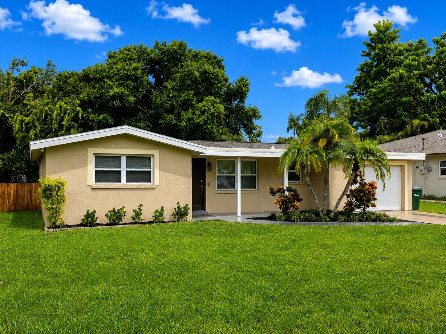 4200 Winthrop St, Sarasota, FL 34232 photo