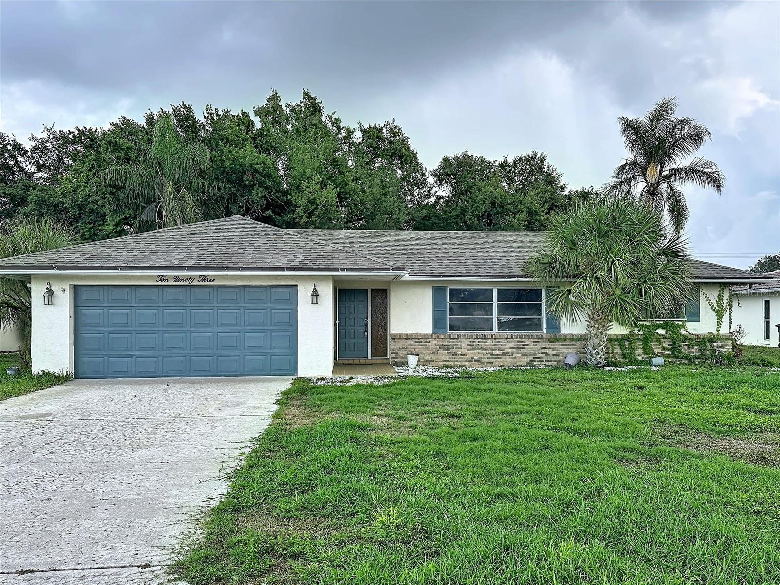 1093 Cypress Point Dr, Venice, FL 34293