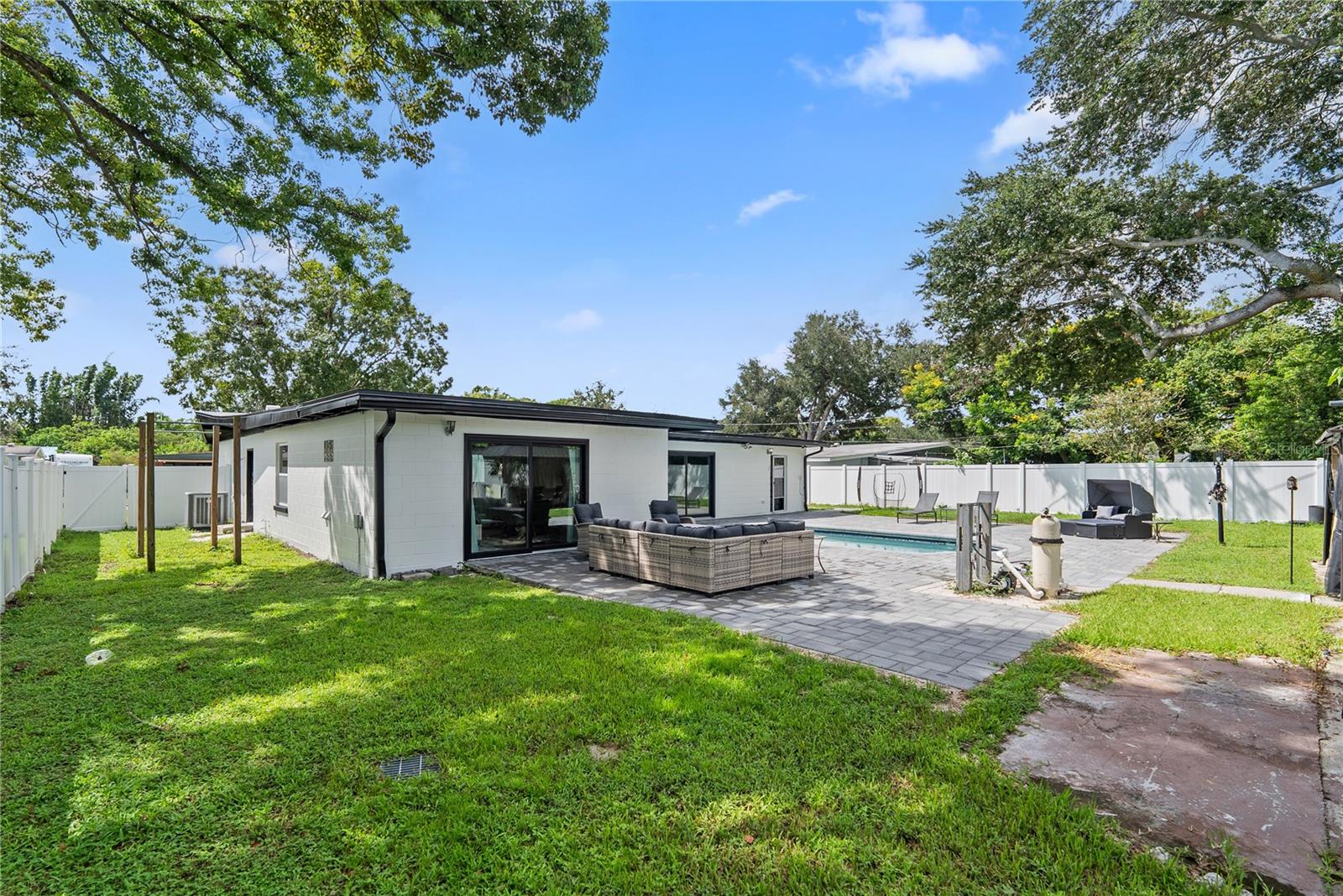1307 Baltimore Dr, Orlando, FL 32810 photo