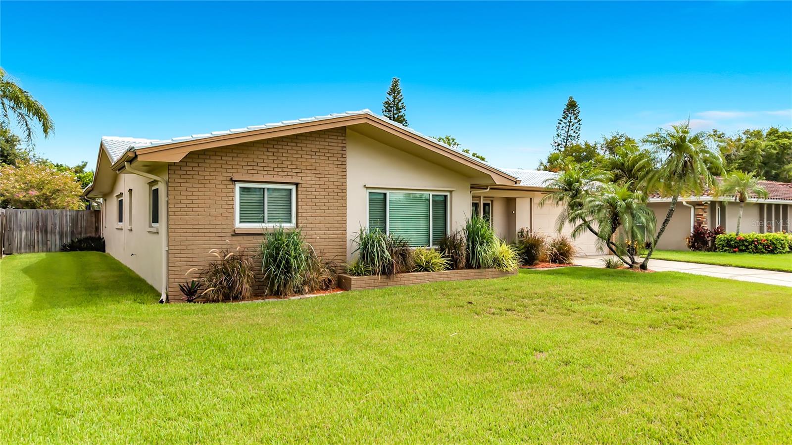 2178 Waterside Dr, Clearwater, FL 33764 photo