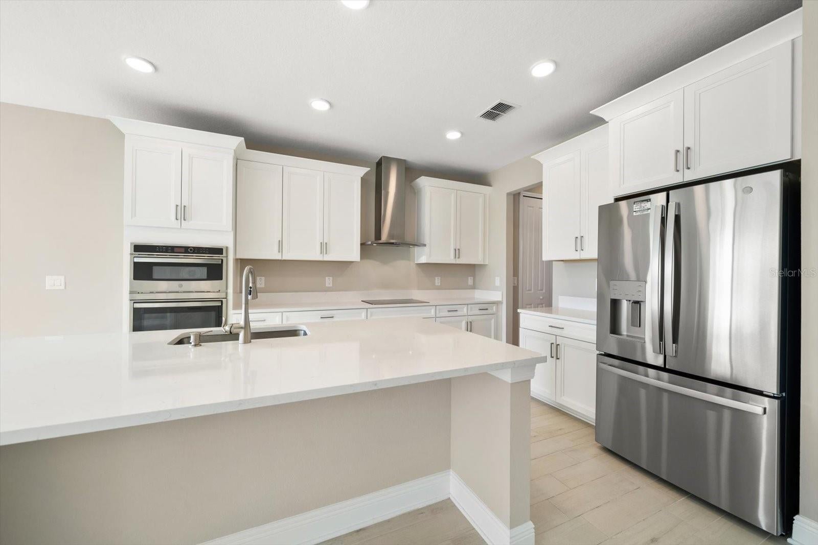 5707 Maydale Ave, Wesley Chapel, FL 33545 photo
