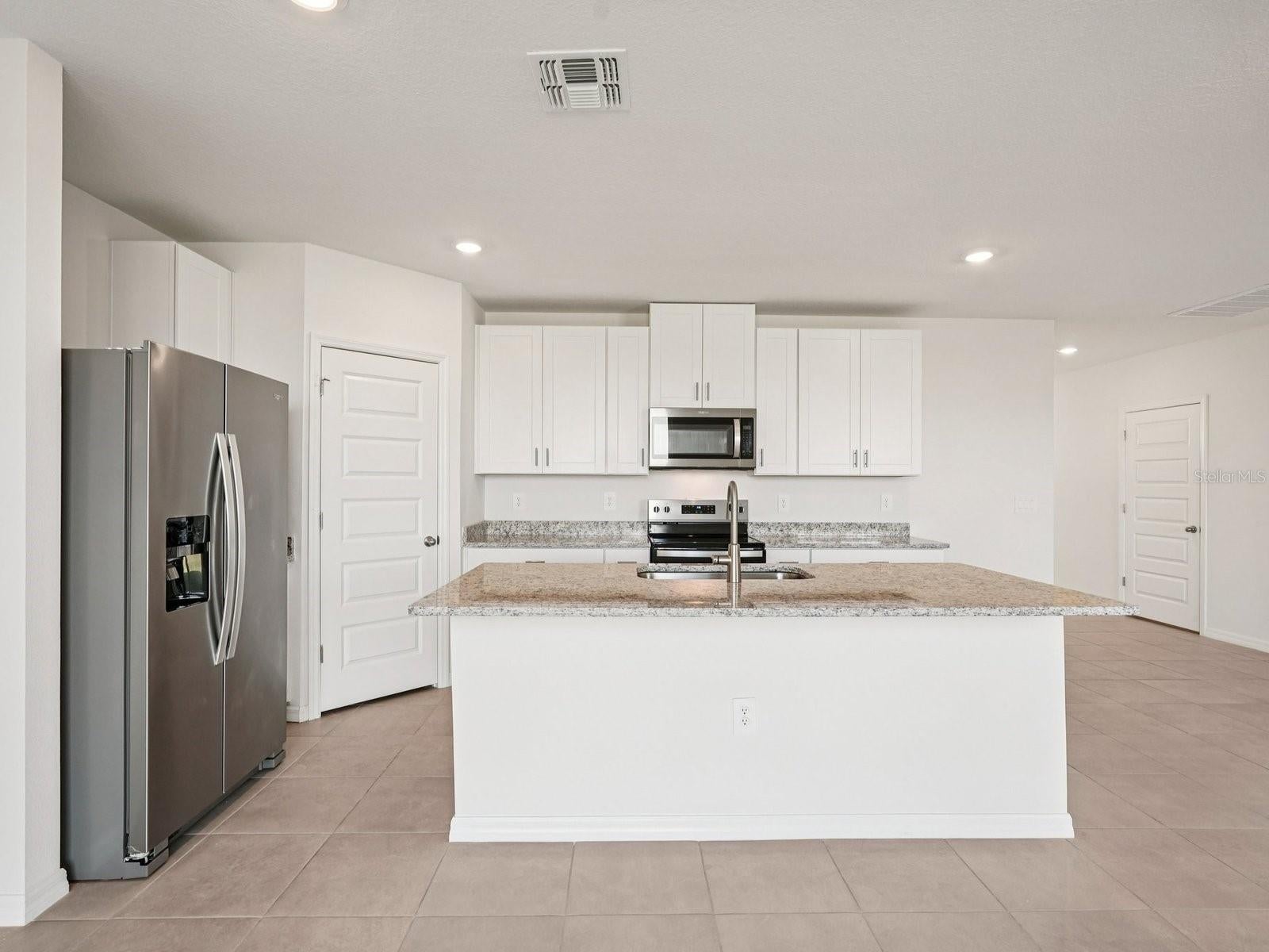 13613 Shellmore Ave, Palmetto, FL 34221 photo