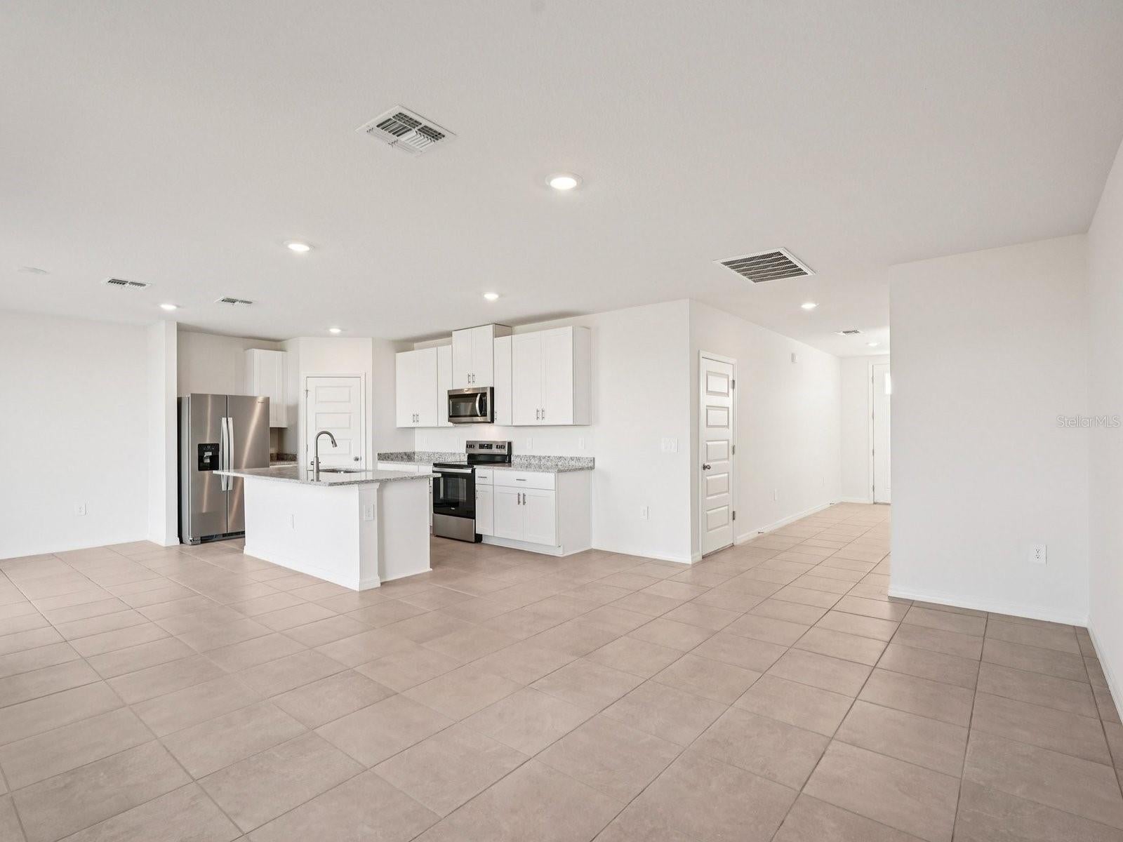 13613 Shellmore Ave, Palmetto, FL 34221 photo