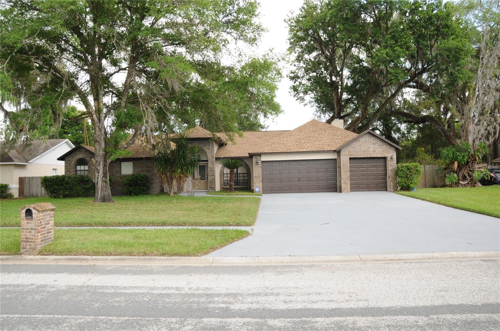 2106 Whitlock Pl, Dover, FL 33527 photo