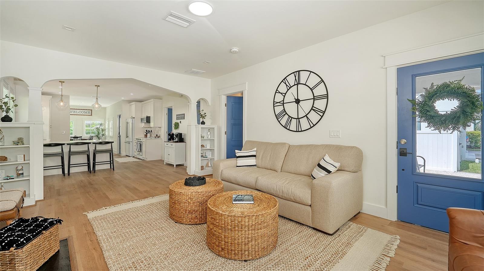 2546 Loma Linda St, Sarasota, FL 34239 photo