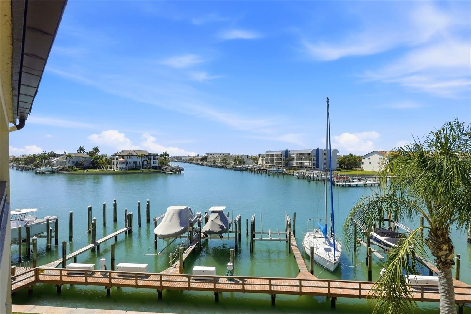 128 1 St, Tierra Verde, FL 33715