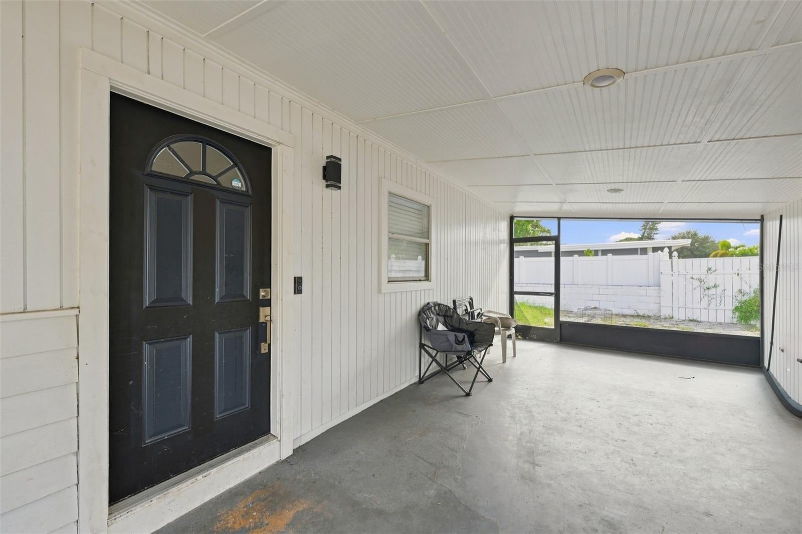 1151 55 Ave, Saint Petersburg, FL 33705 photo