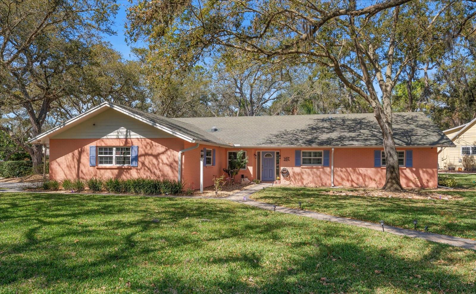 1921 Cardinal Rd, Dunedin, FL 34698