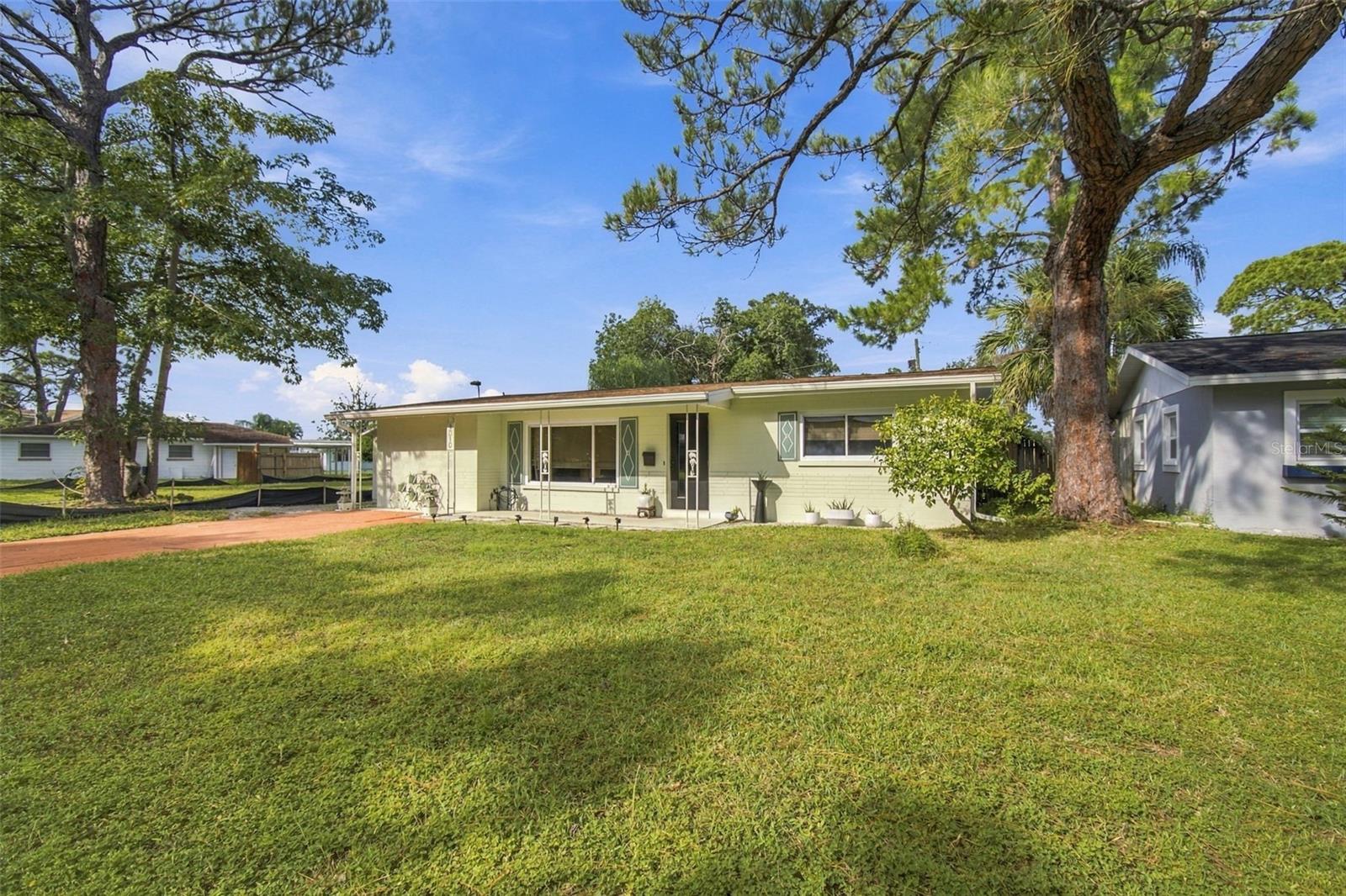 9010 1 St, Saint Petersburg, FL 33702 photo