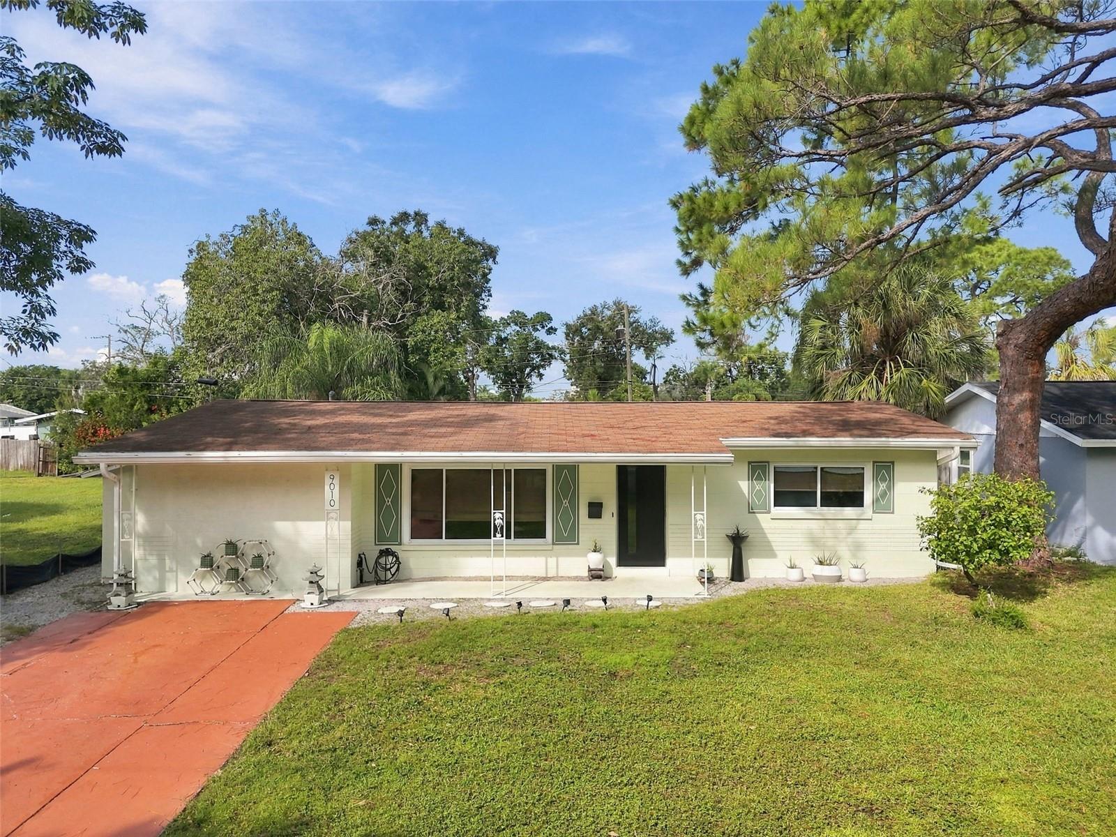 9010 1 St, Saint Petersburg, FL 33702 photo