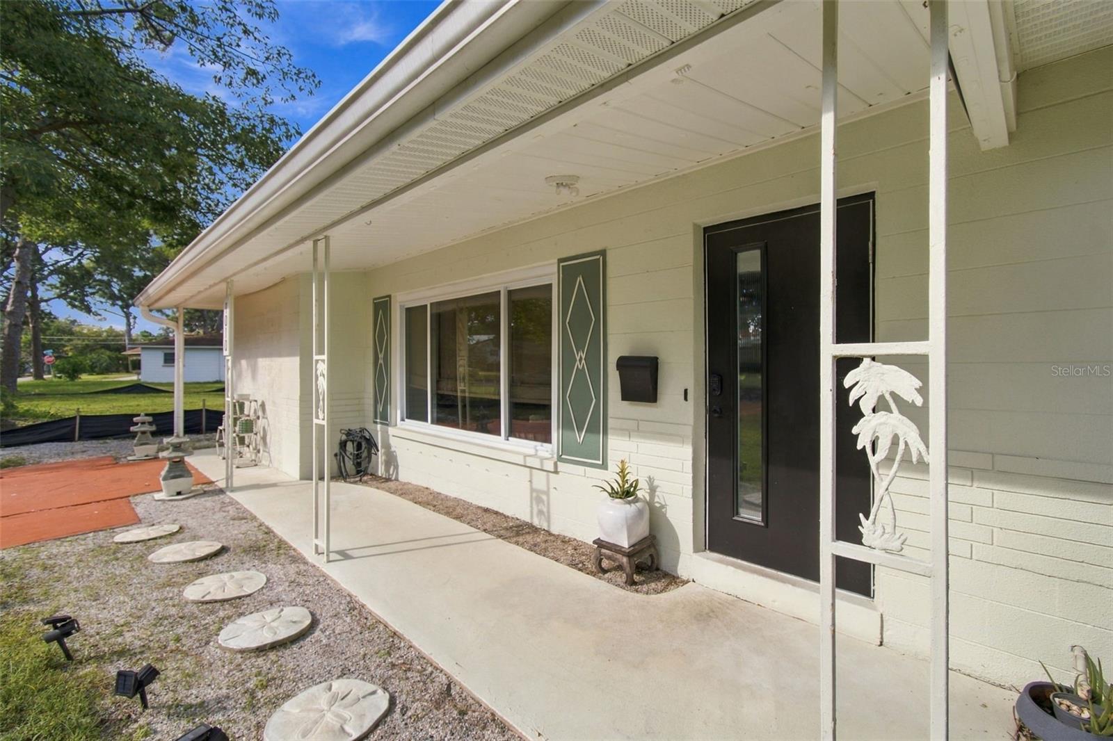 9010 1 St, Saint Petersburg, FL 33702 photo