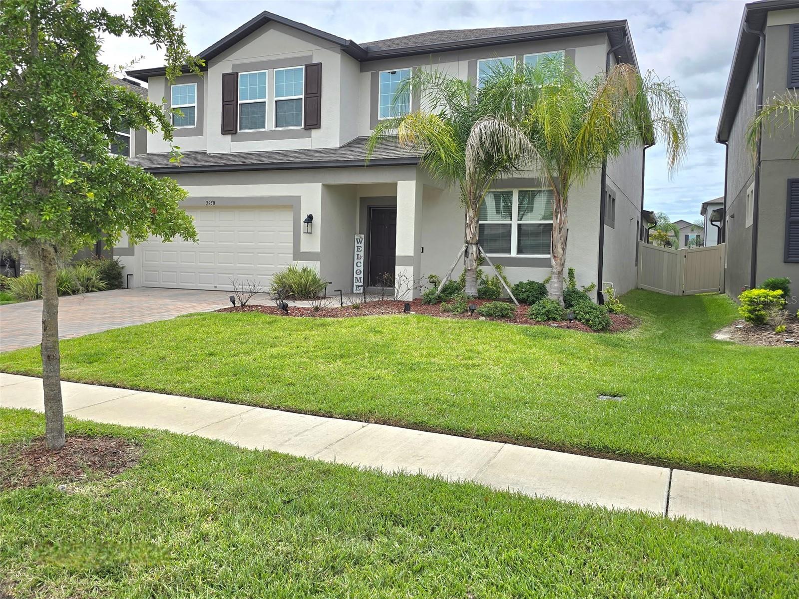 2950 Adams Cross Dr, Zephyrhills, FL 33540 photo