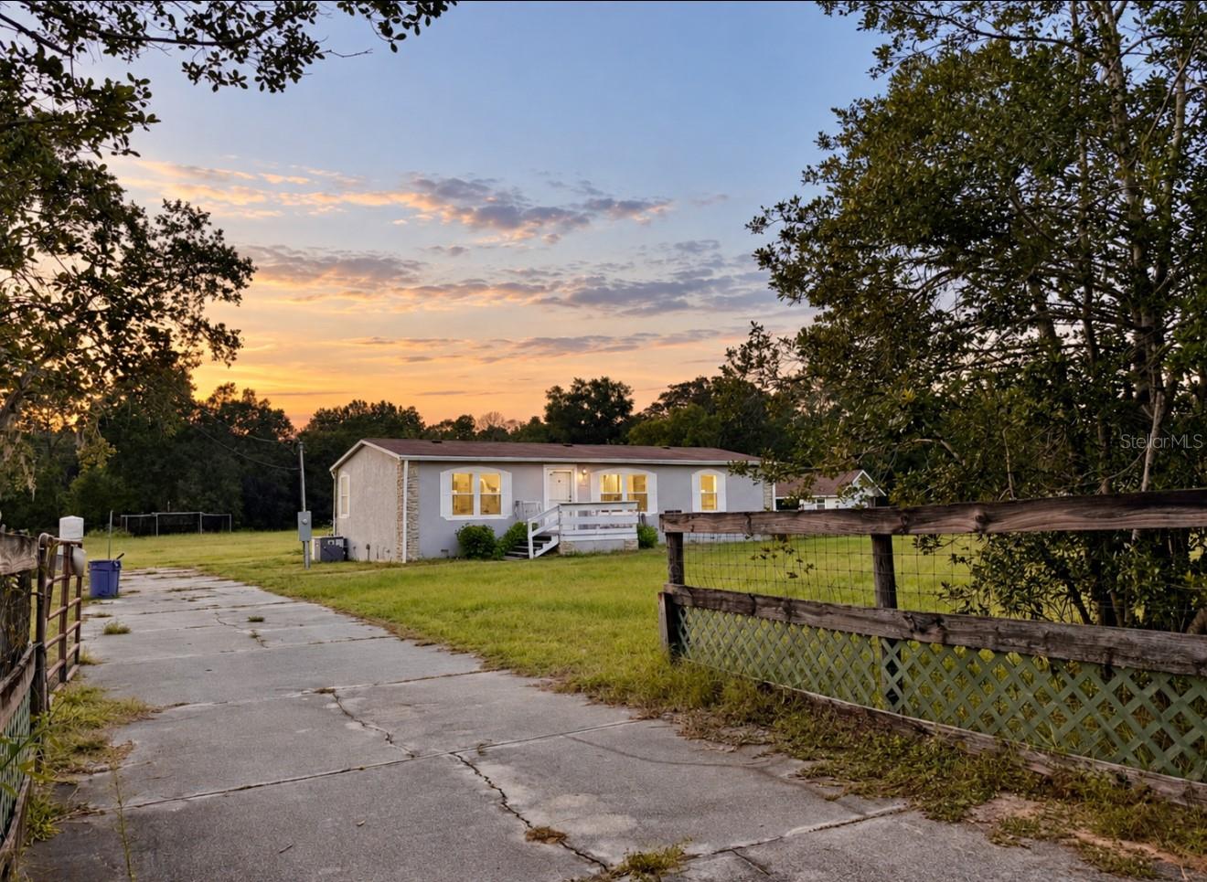 4500 SW 194 Ave, Dunnellon, FL 34432 photo