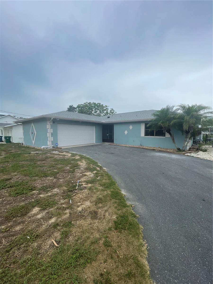 11711 Bayshore Dr, Crystal River, FL 34429