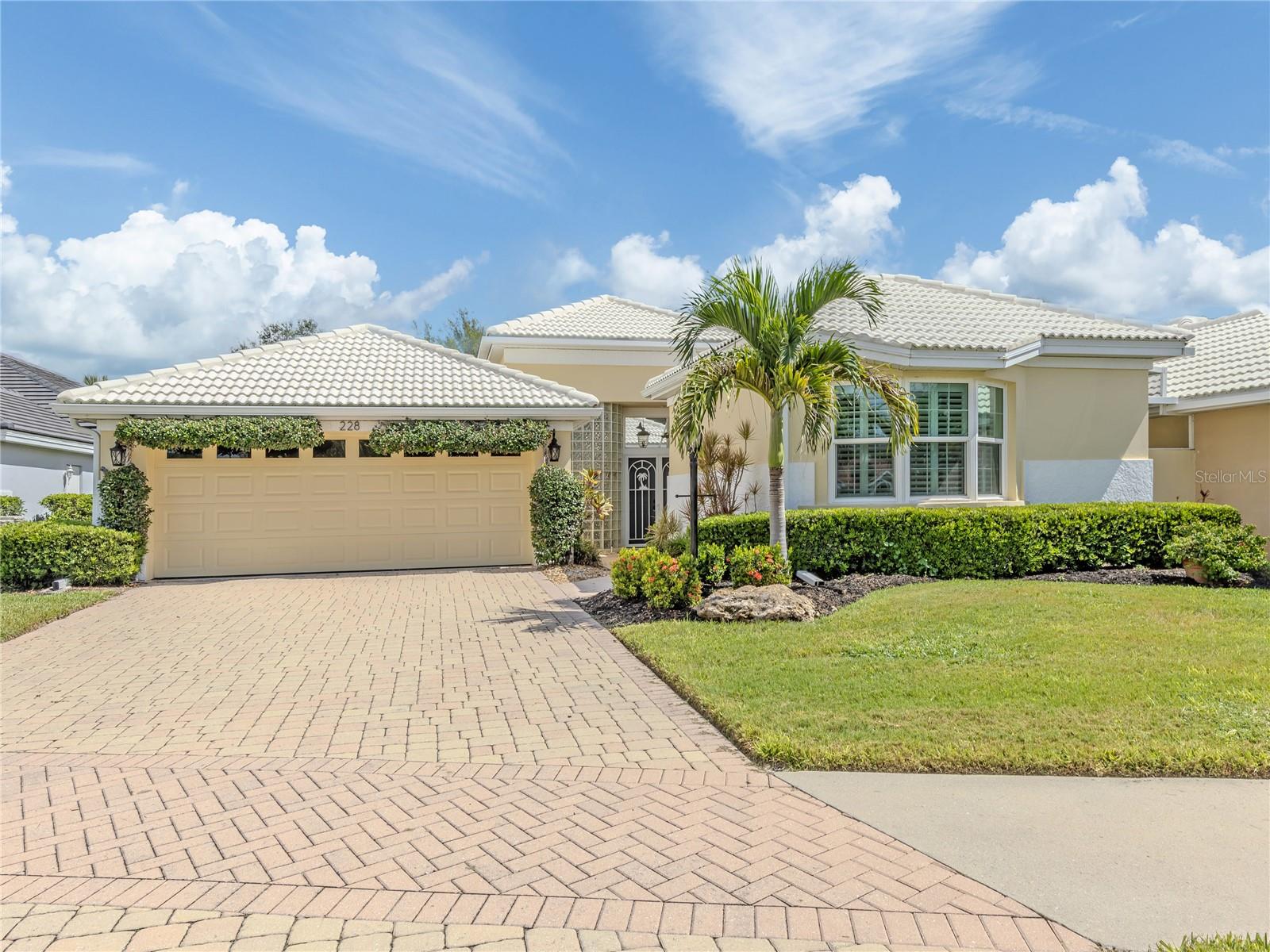 228 Vestavia Dr, Venice, FL 34292