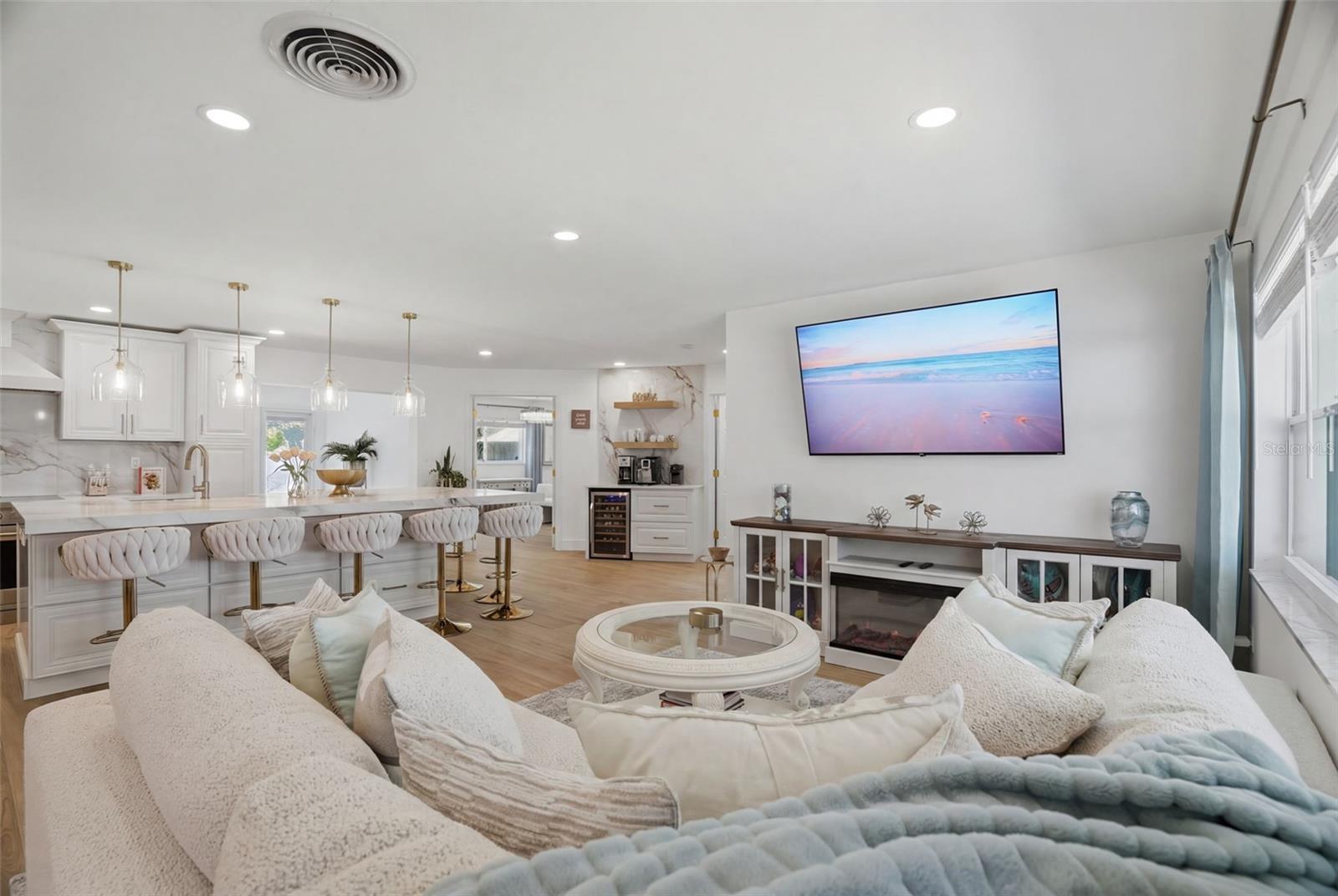 1819 Maryland Ave, Saint Petersburg, FL 33703 photo