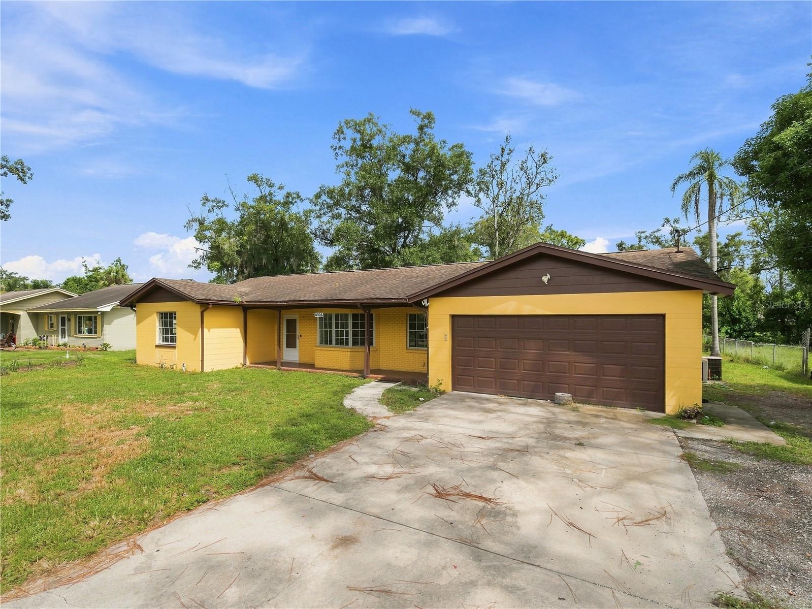 8906 E Lanway Dr, Tampa, FL 33637 photo