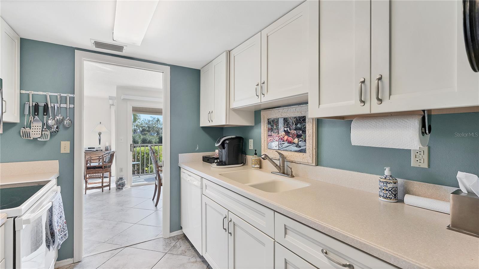 983 Sandpiper Cir, Bradenton, FL 34209 photo