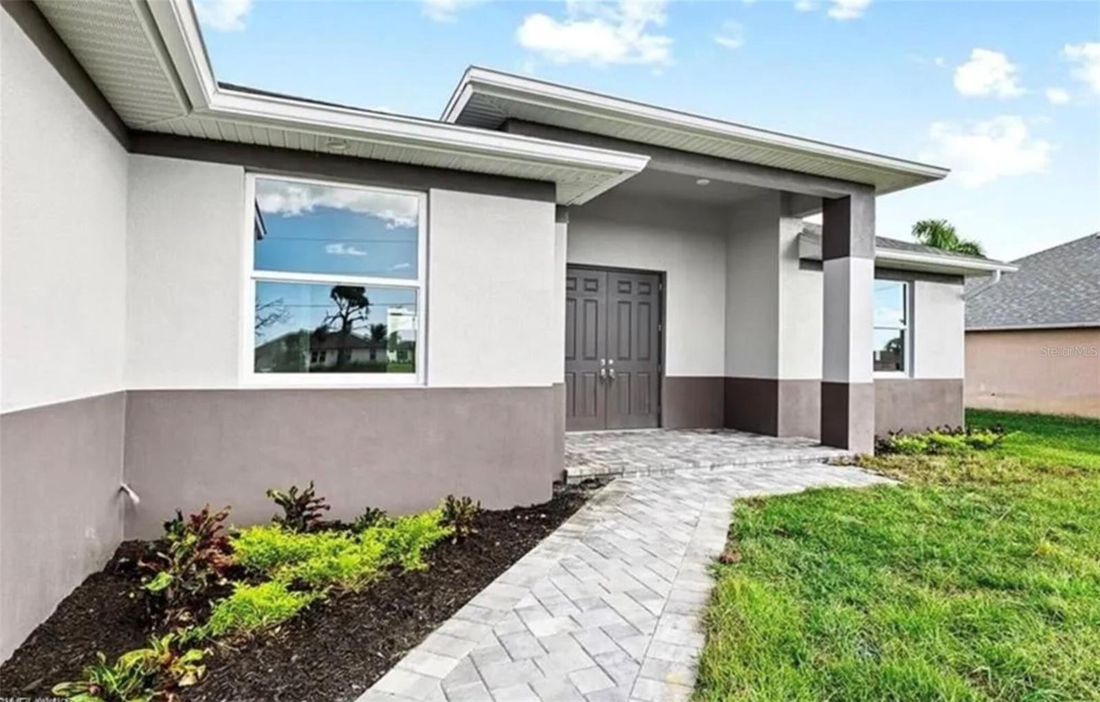 928 NE 3 Ave, Cape Coral, FL 33909 photo