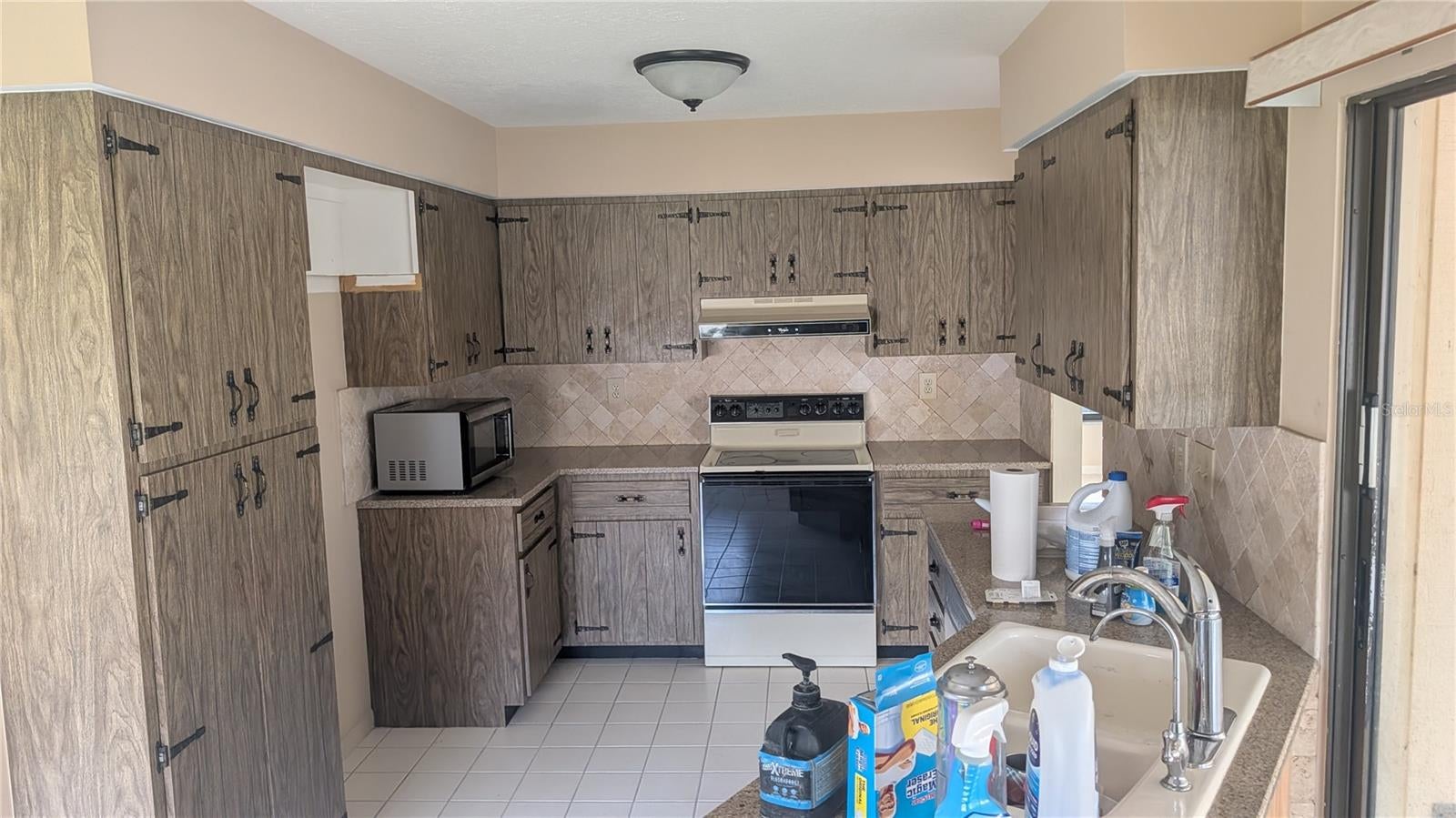 3720 Pin Oaks St, Sarasota, FL 34232 photo