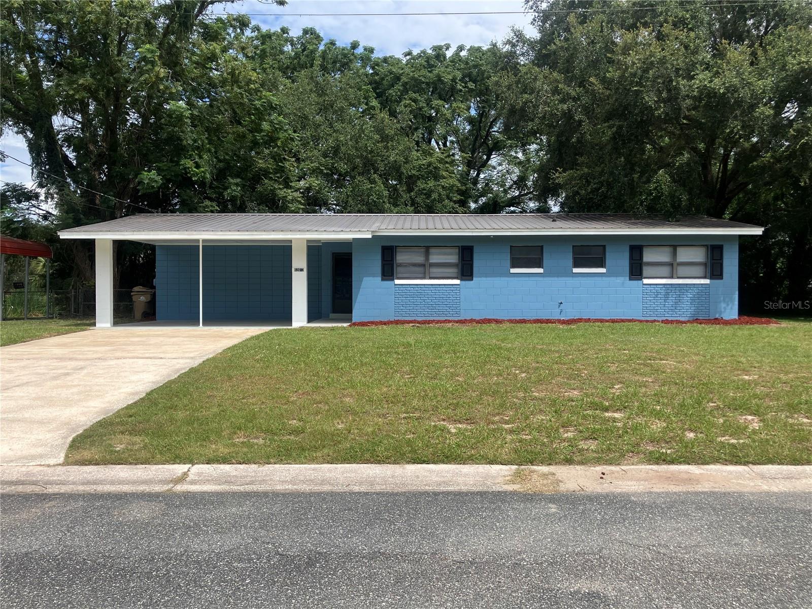 2013 Live Oak Dr, Fruitland Park, FL 34731