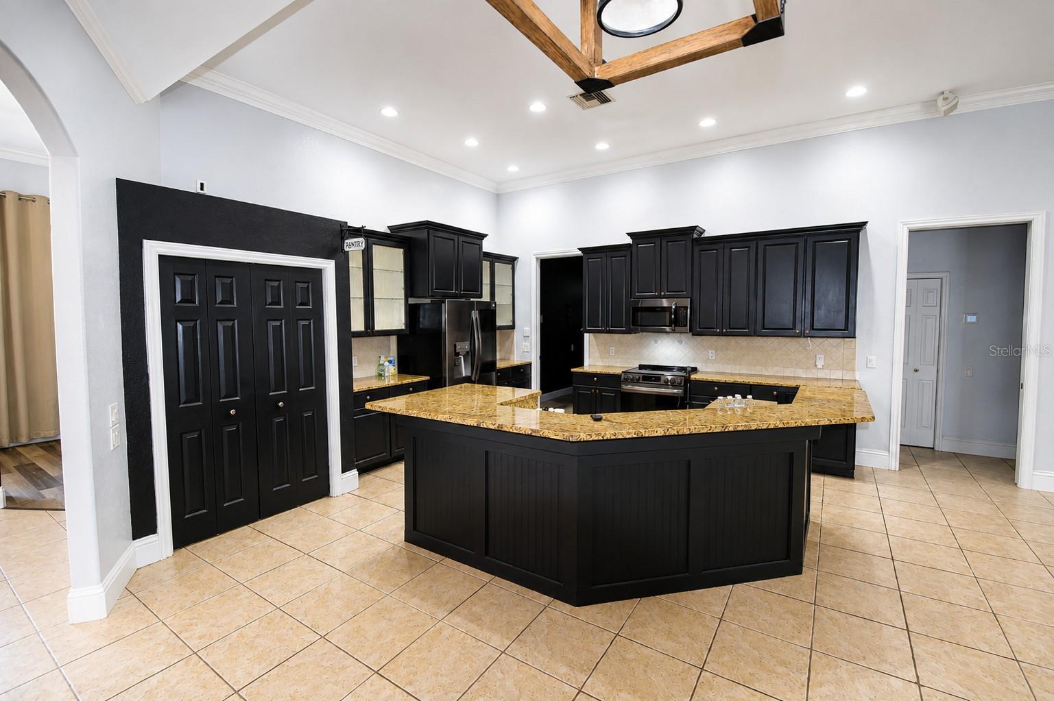 2325 Chesterfield Cir, Lakeland, FL 33813 photo