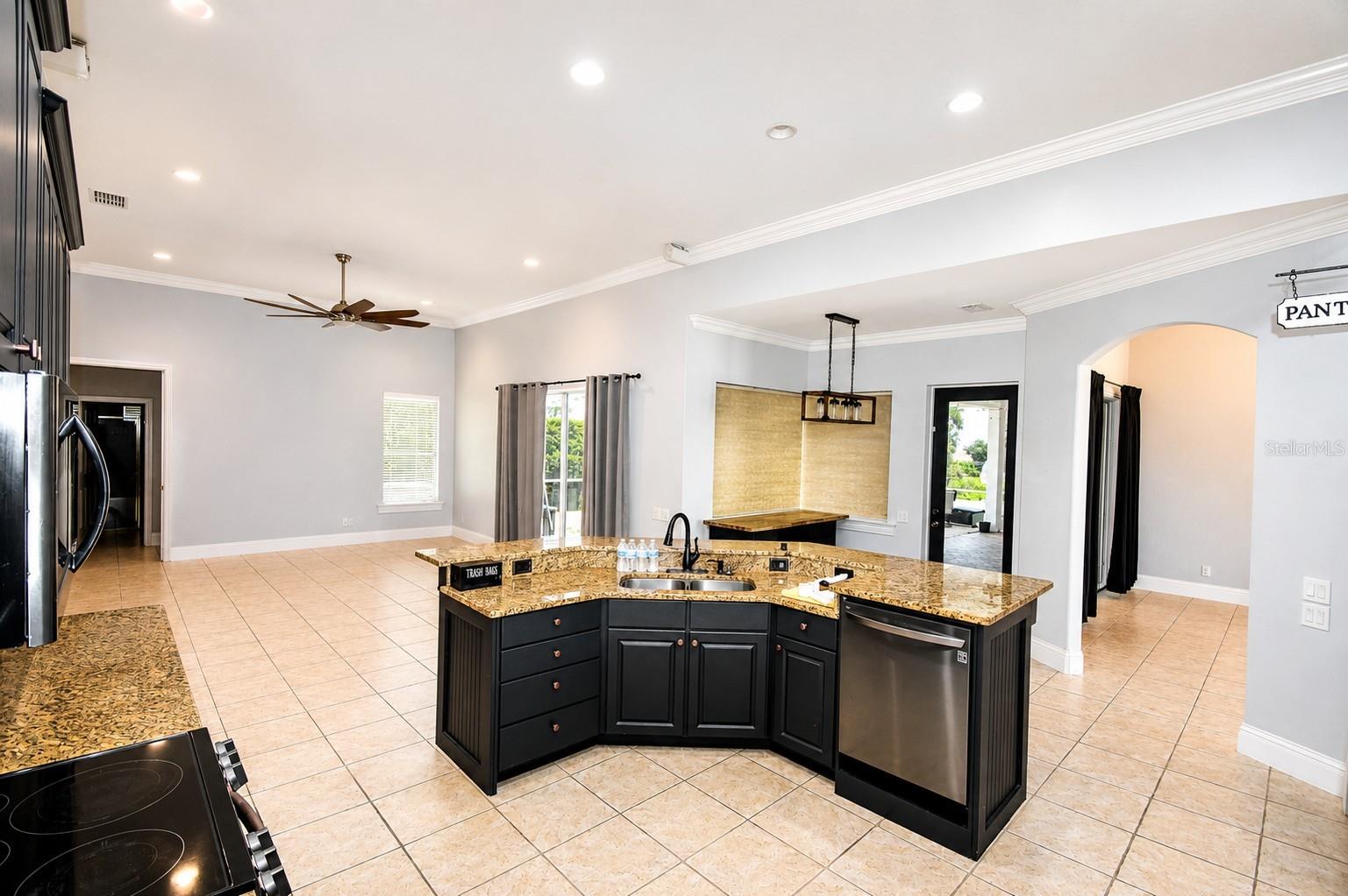 2325 Chesterfield Cir, Lakeland, FL 33813 photo