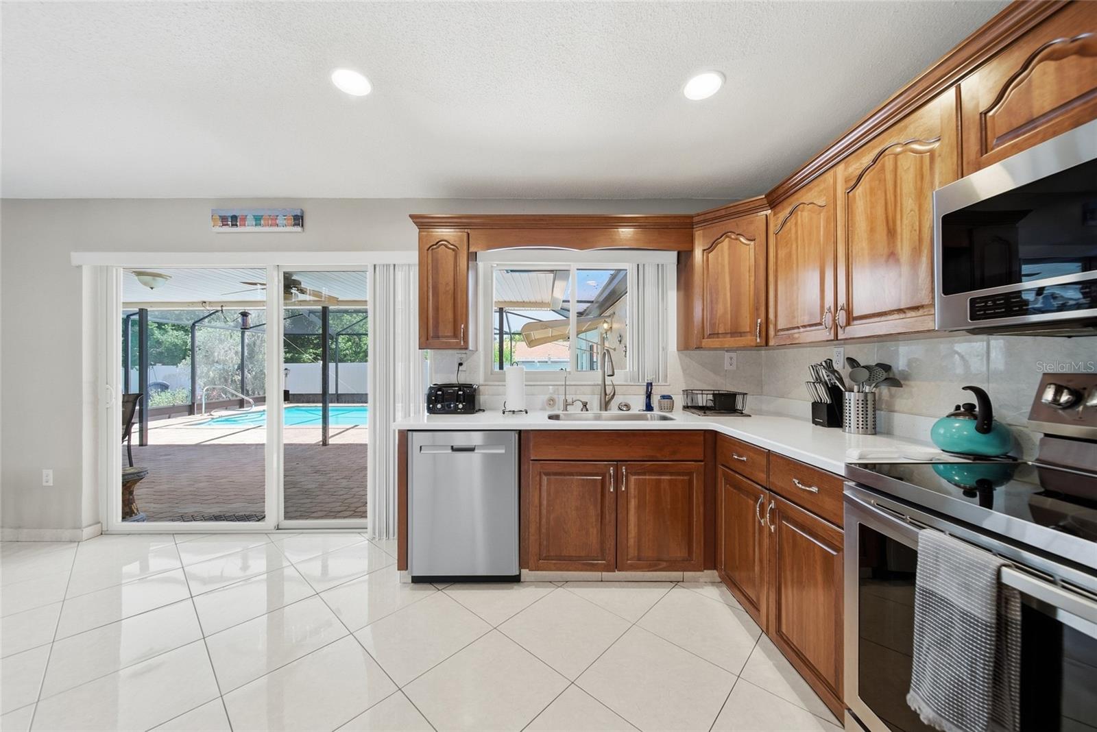 1403 Garden Ave, Tarpon Springs, FL 34689 photo
