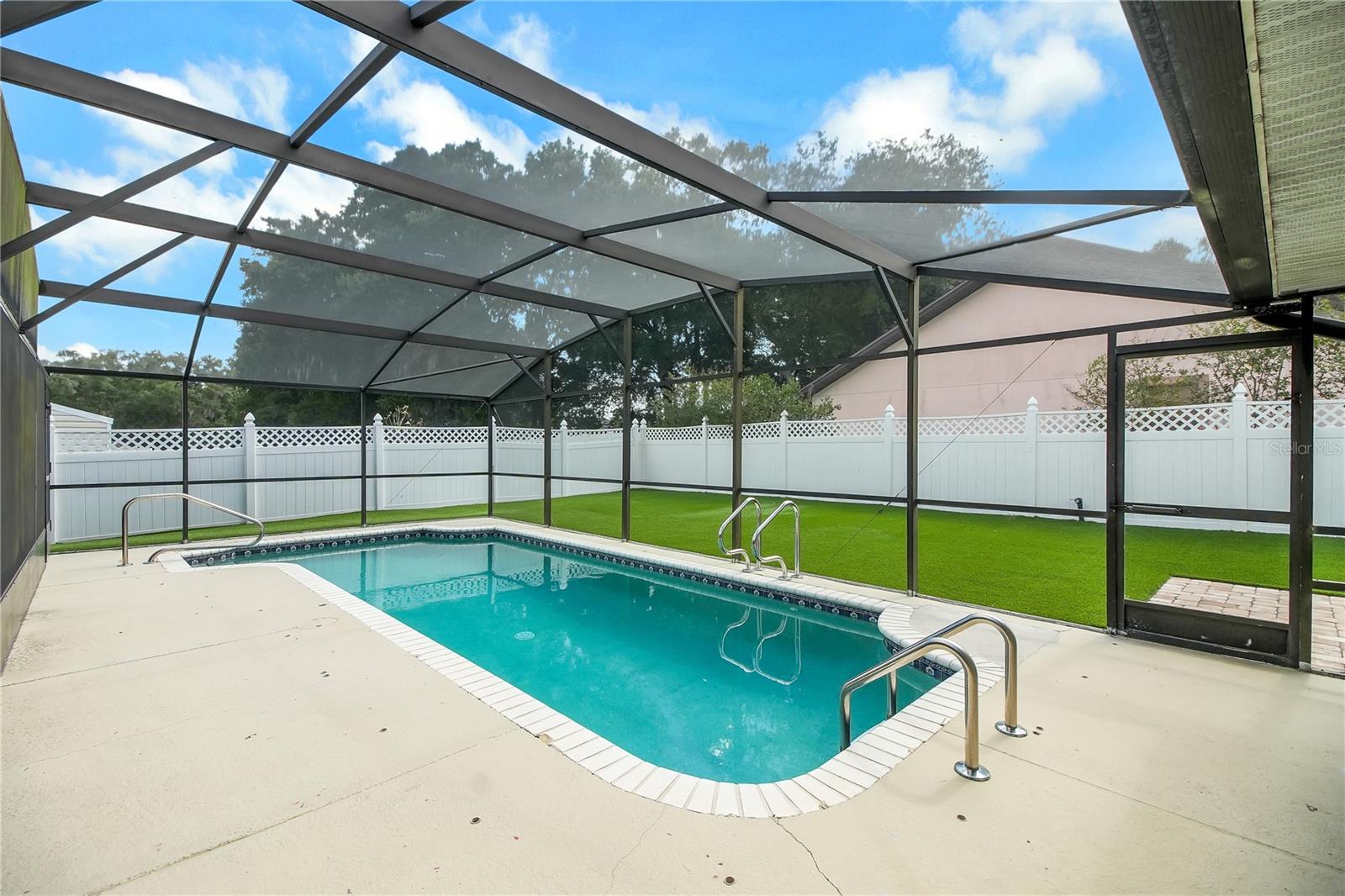 317 Woodland Trl, Lady Lake, FL 32159 photo