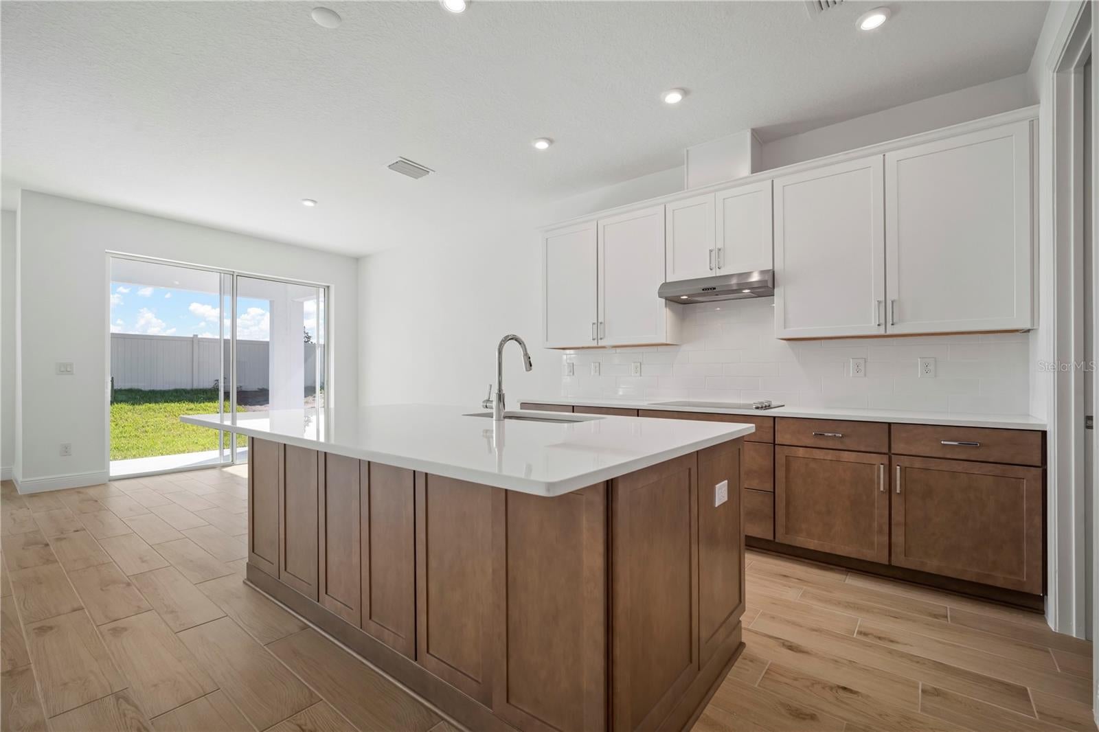 2945 Stewart Creek Cir, Plant City, FL 33565 photo