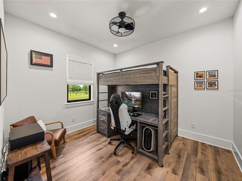Single Family Residence in DADE CITY FL 18577 CLAY HILL ROAD 33.jpg