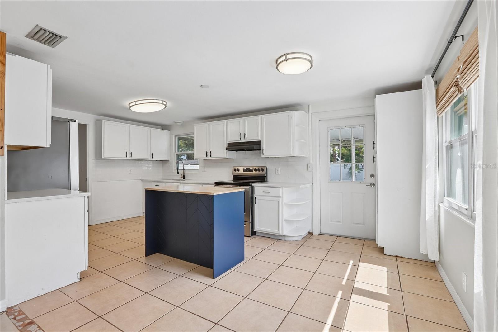 8090 68 St, Pinellas Park, FL 33781 photo